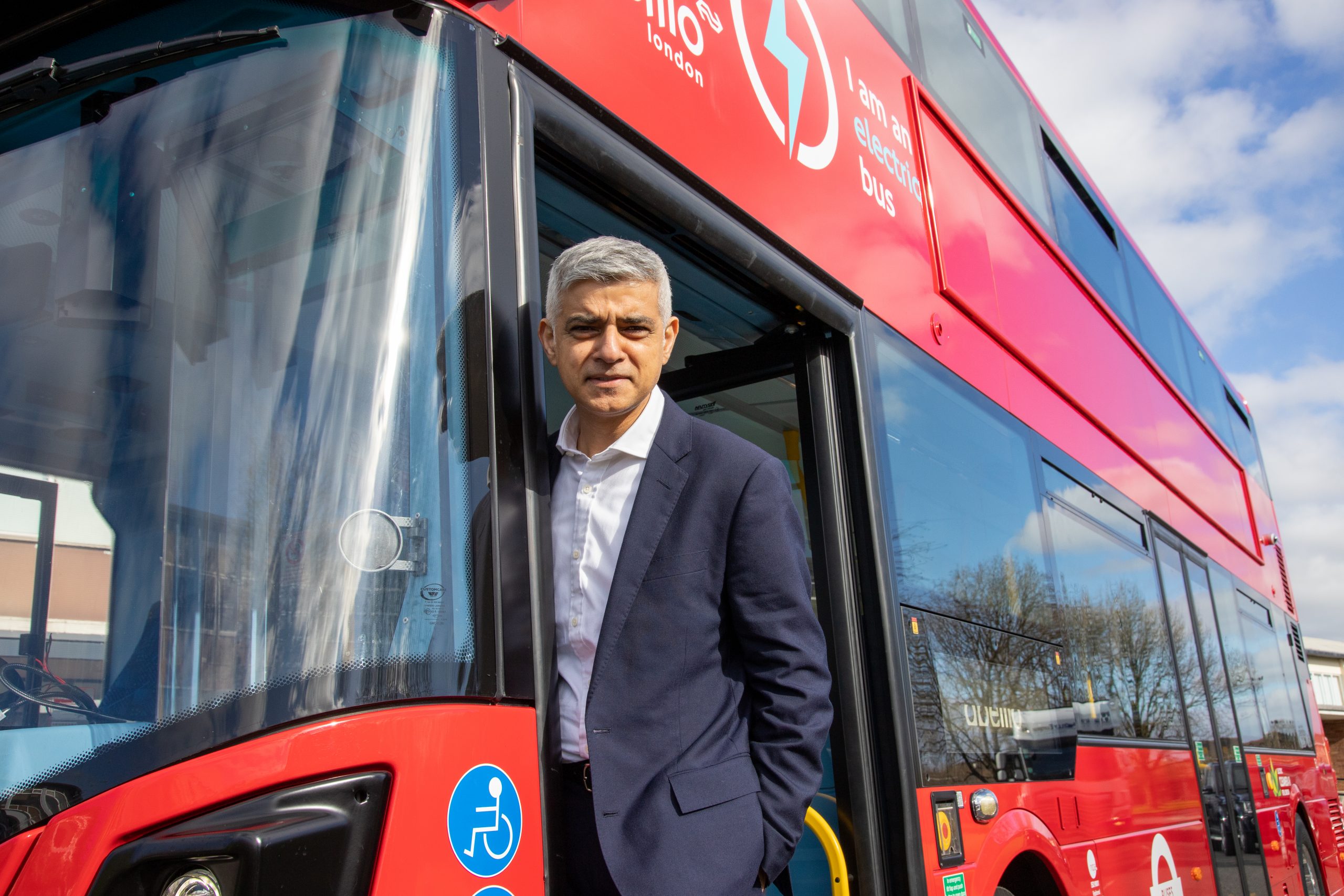 mayor-highlights-risk-to-jobs-across-the-country-if-tfl-isnt-properly-funded-with-visit-to-northern-ireland-bus-factory