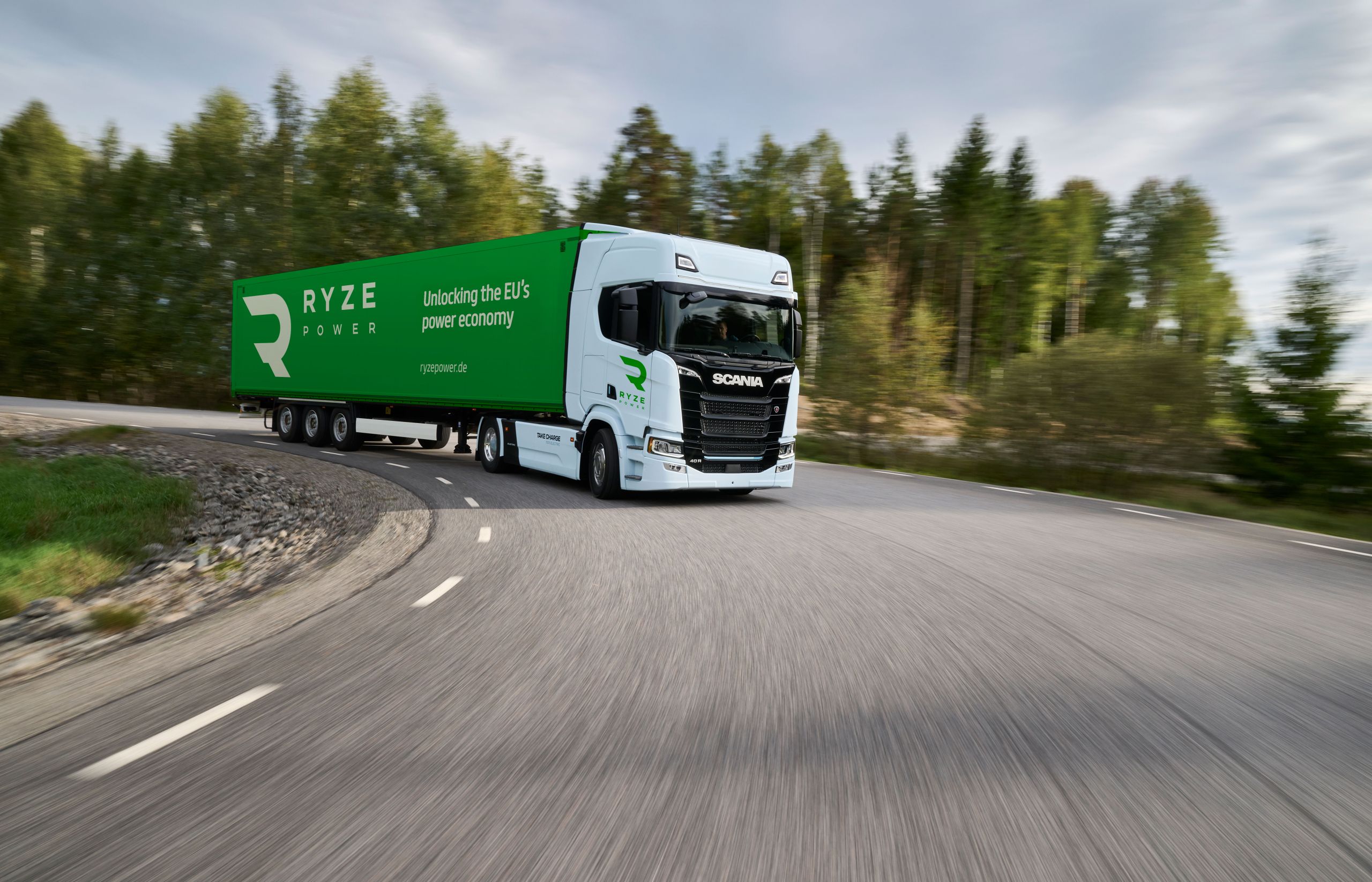 quest-one-und-ryze-power-schliessen-partnerschaft-zur-bereitstellung-einer-durchgaengigen-wasserstoffversorgung-in-ganz-europa